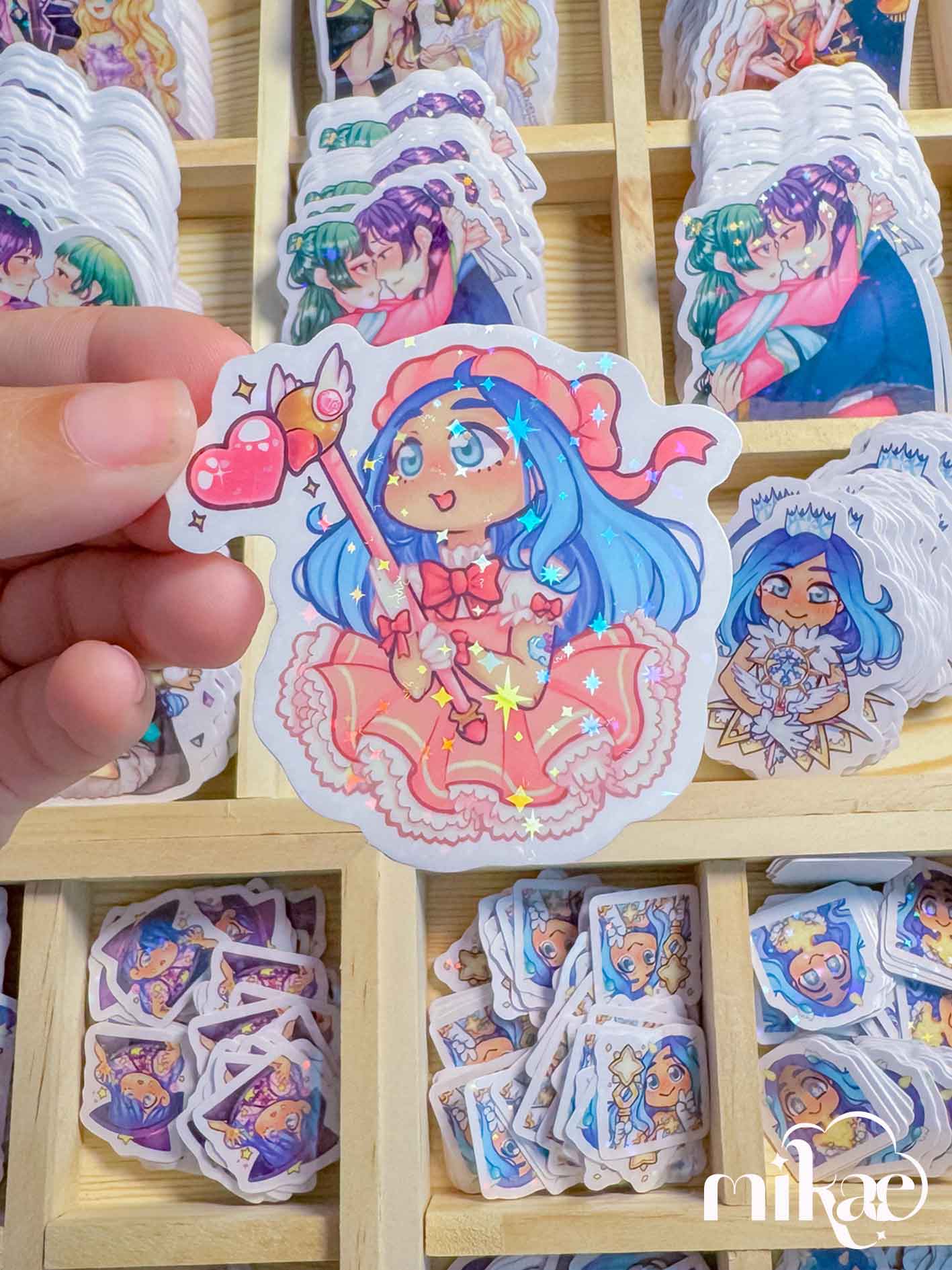 OC Mikae - STICKER L holo star (5 modèles)