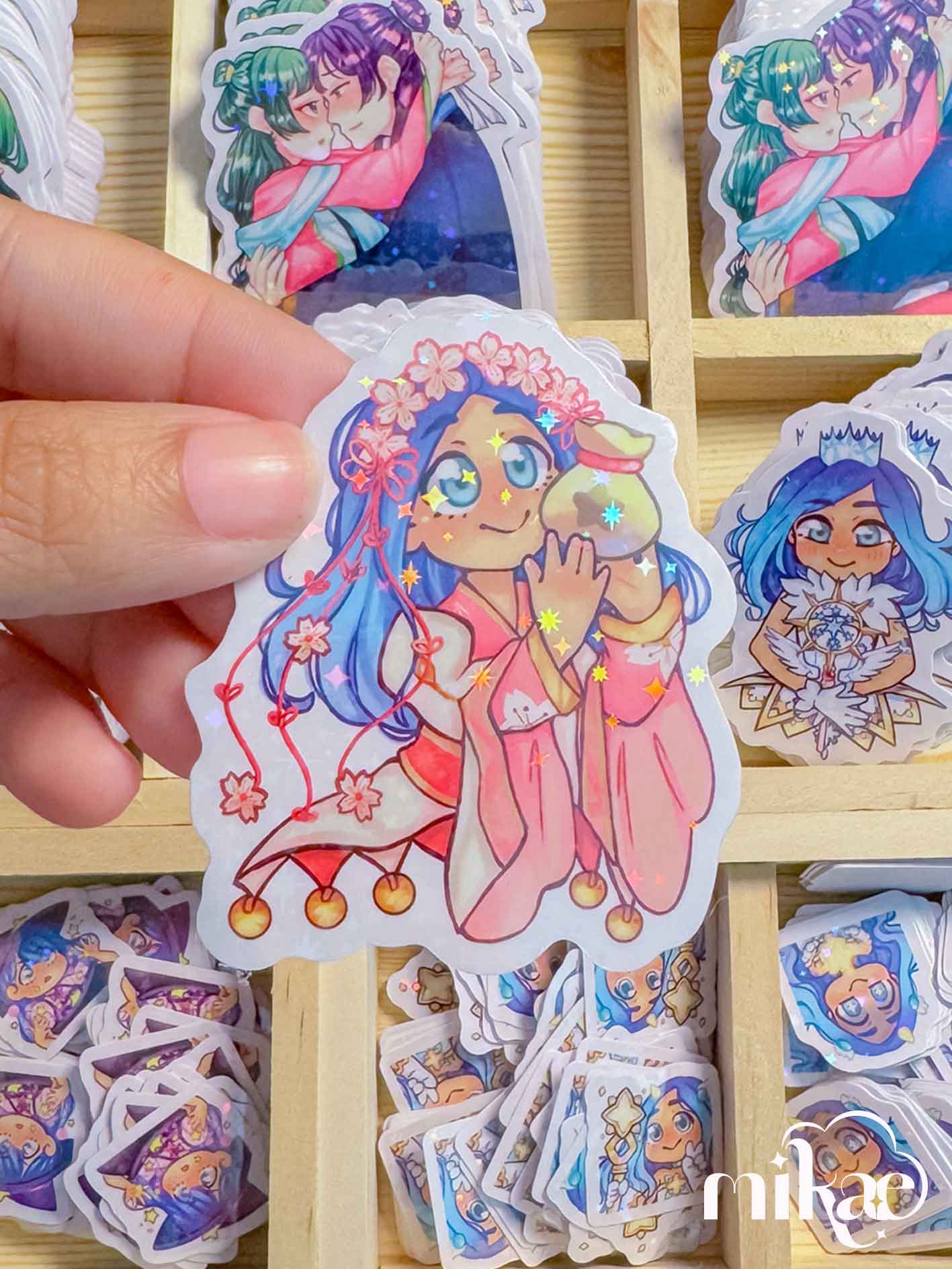 OC Mikae - STICKER L holo star (5 modèles)