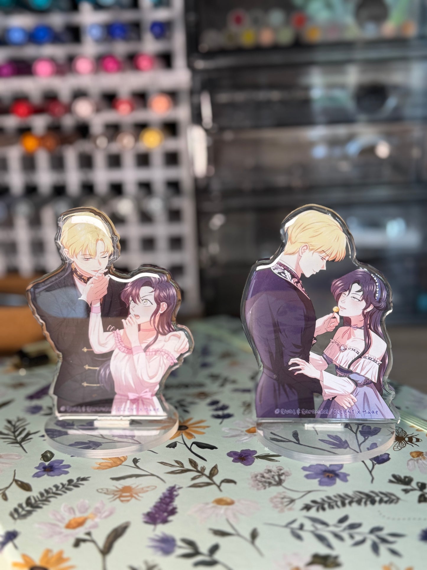 [I Don’t Trust my Twin] Laurencia - STAND ACRYLIQUE (5 modèles) / DCC ENT x Mikae
