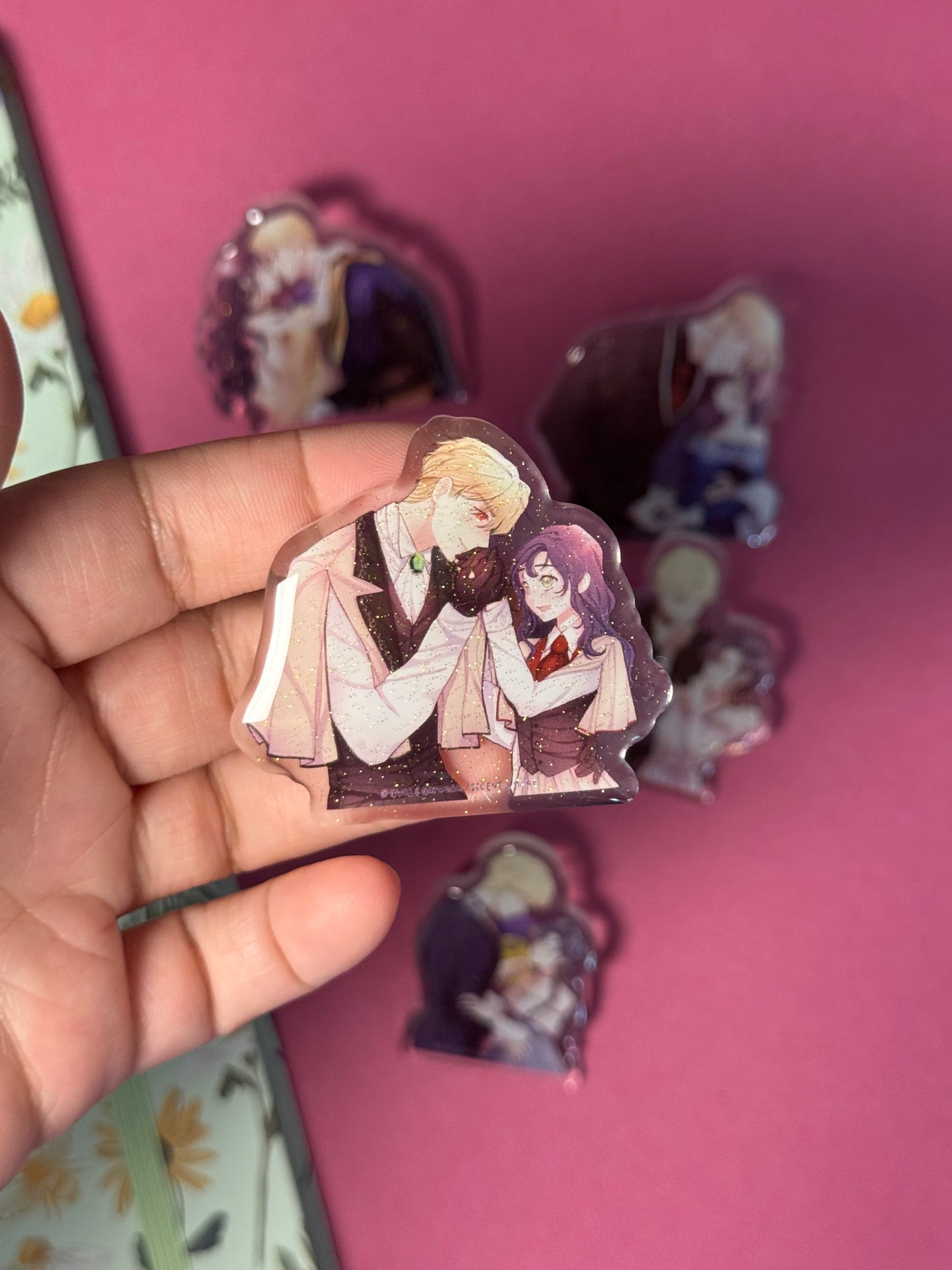[I Don’t Trust my Twin] Laurencia - PINS ACRYLIQUE (5 modèles) / DCC ENT x Mikae